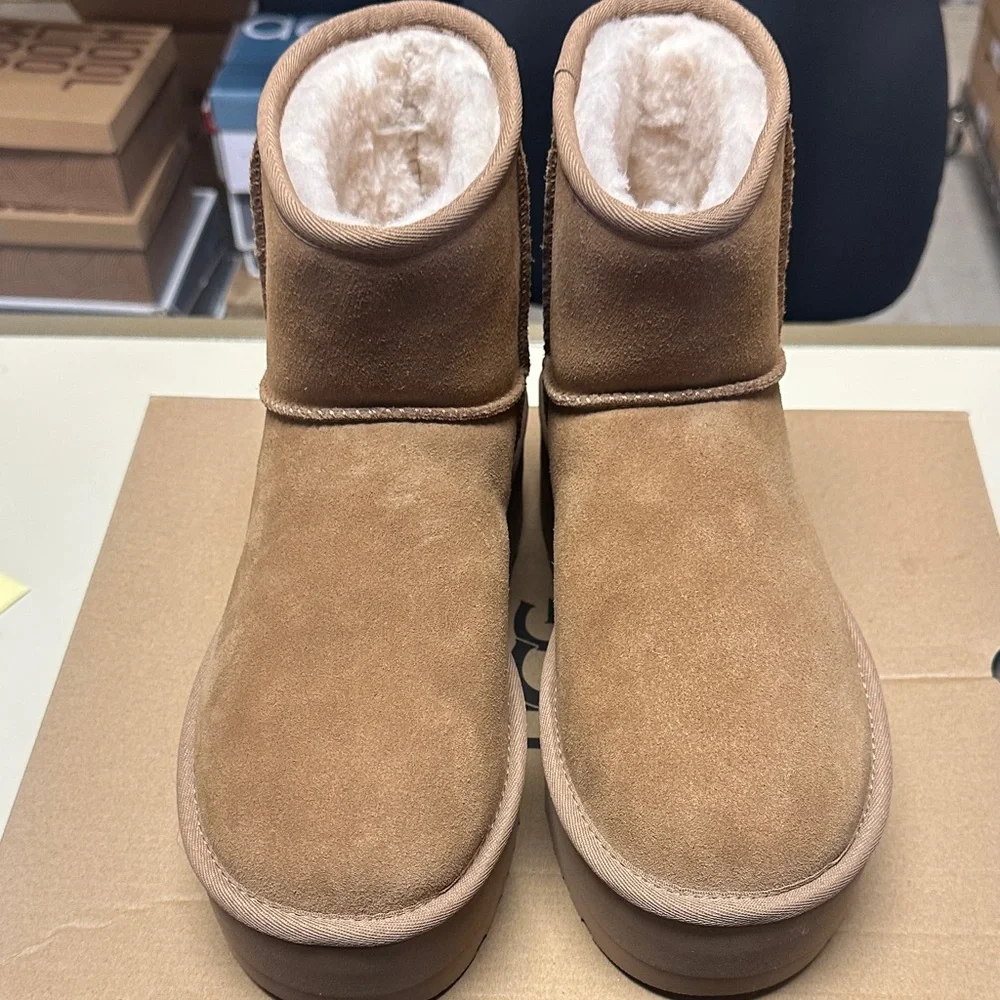 LAST ONE!!!Ugg Women’s Classic Mini Platform Chestnut Suede Shearling Ankle Boot